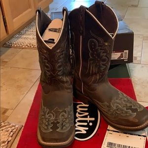 Justin boots square toe